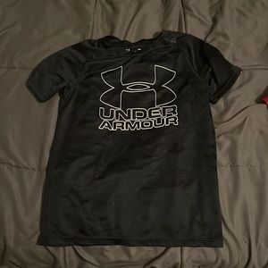 Under Armor Shirt - Kids M